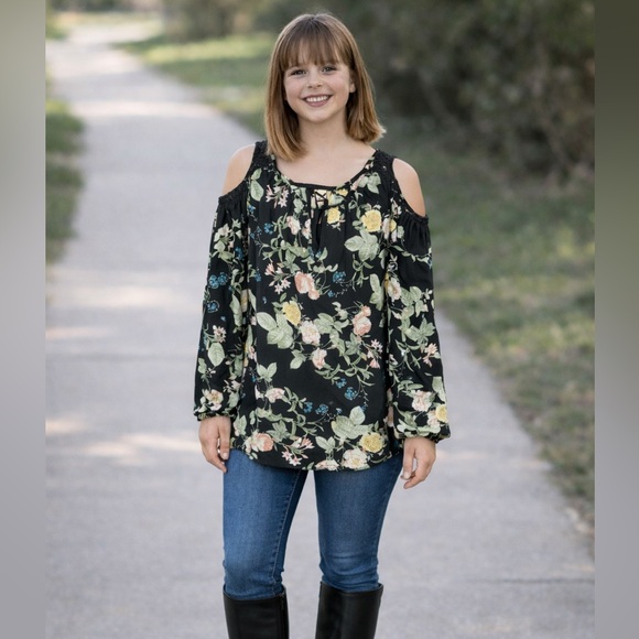 Faded Glory Tops - Faded Glory Black Floral Cold Shoulder Blouse